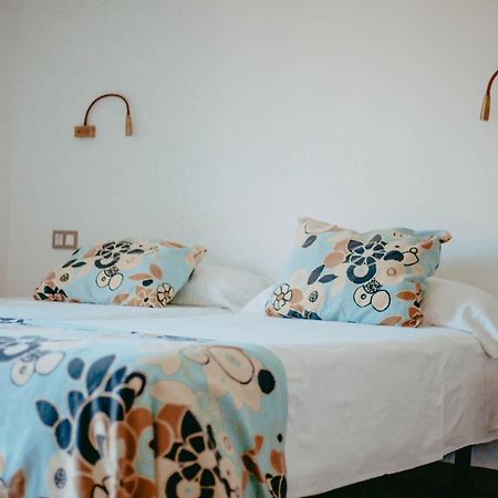 Hostal Restaurant Mussons Vins Poboleda Ngoại thất bức ảnh