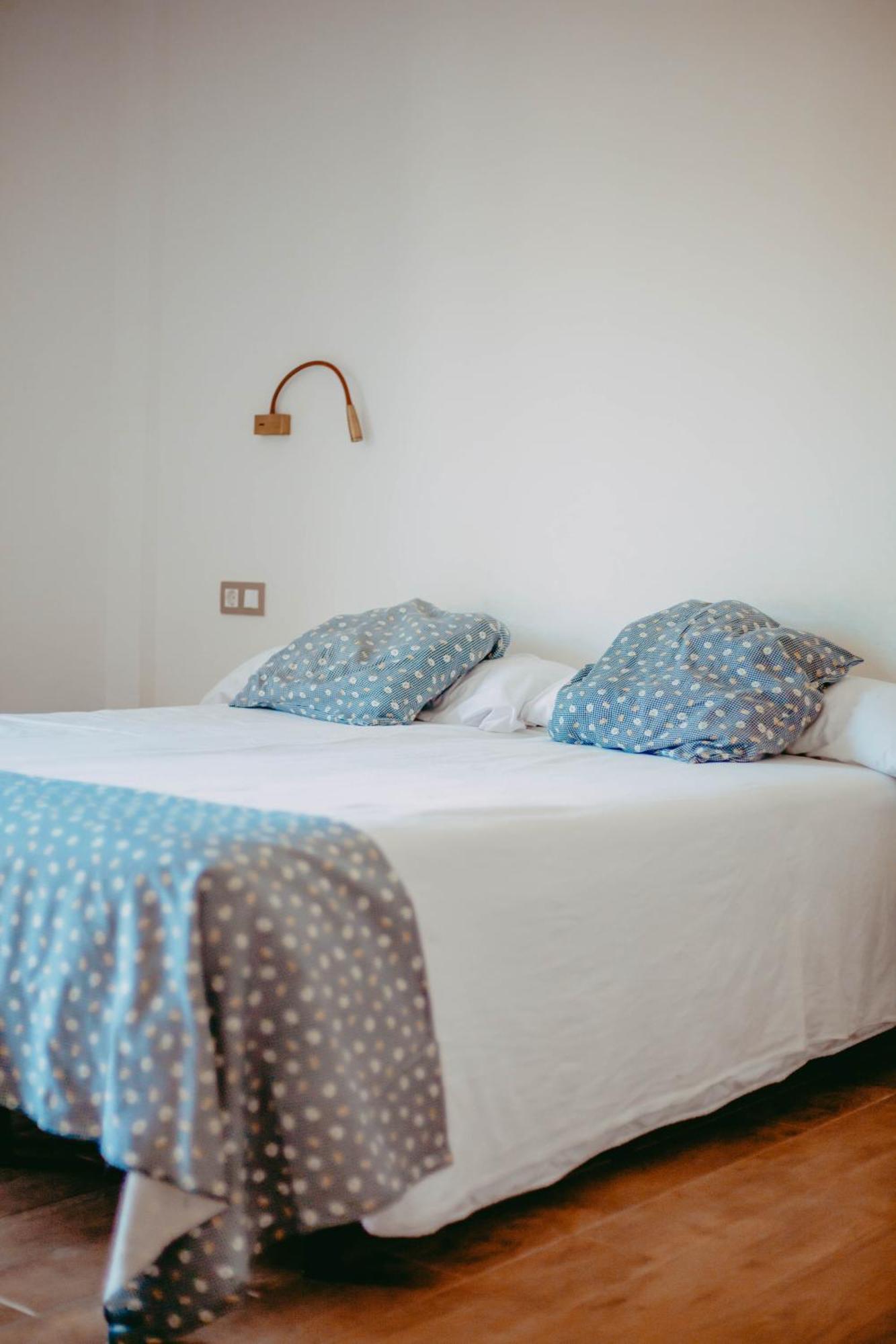 Hostal Restaurant Mussons Vins Poboleda Ngoại thất bức ảnh
