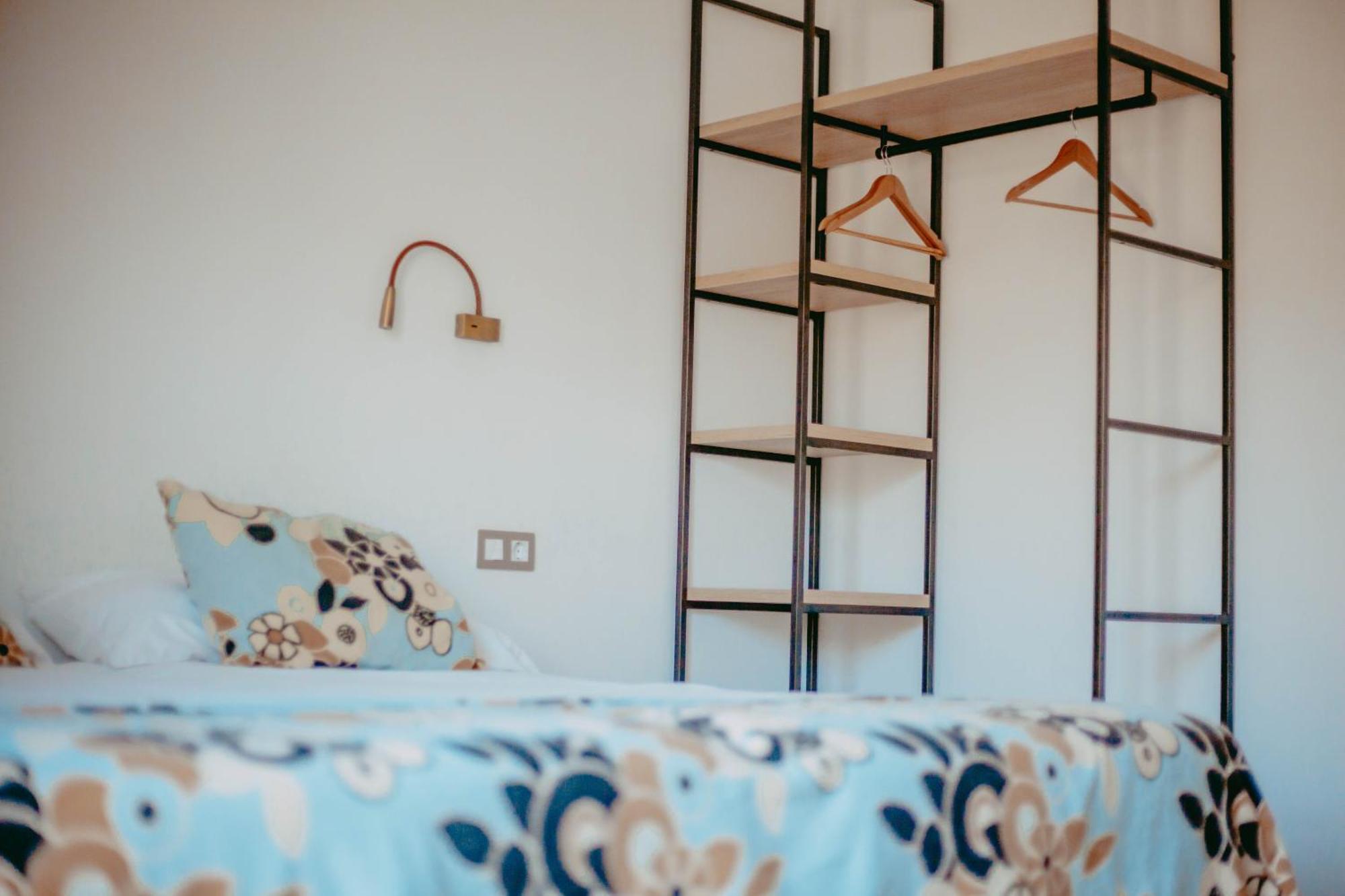 Hostal Restaurant Mussons Vins Poboleda Ngoại thất bức ảnh