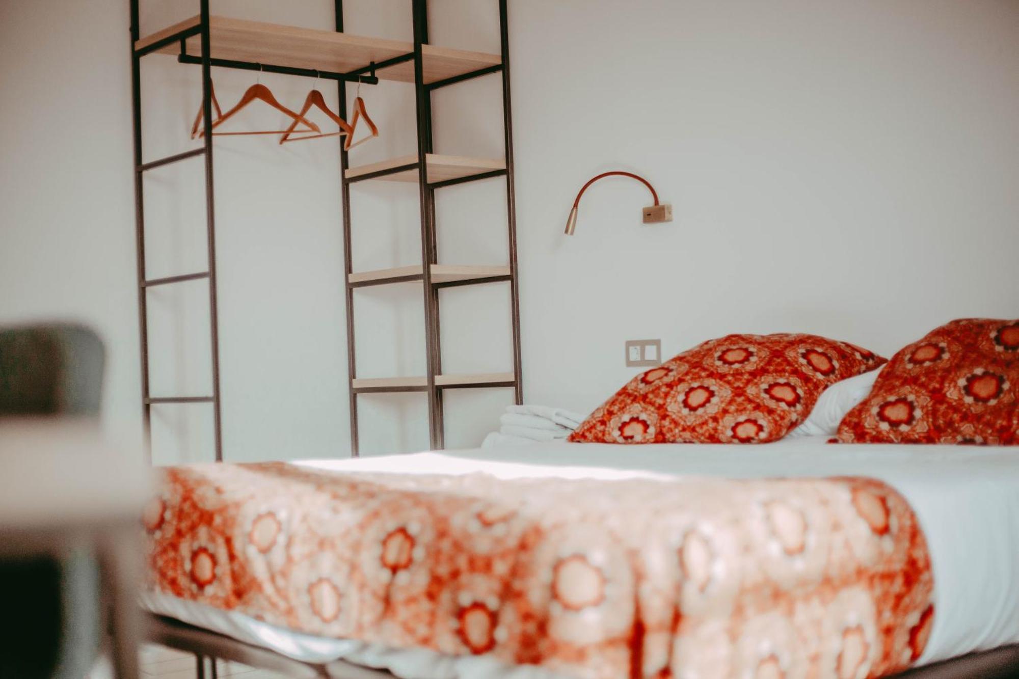 Hostal Restaurant Mussons Vins Poboleda Ngoại thất bức ảnh